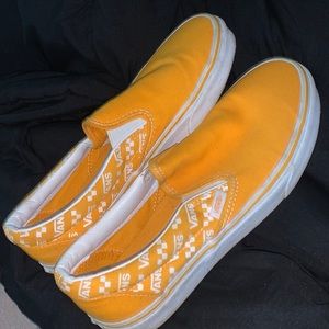 Only worn like once or twice yellow / orange vans
